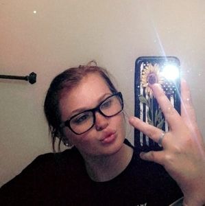 Meet your Posher, Violet